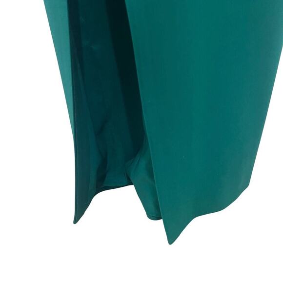 Cinq à sept phoenix deep v-neck gown in Emerald size 00 Retail $695 - Picture 9 of 11